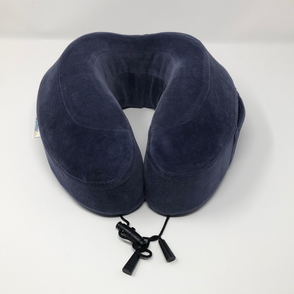 Cabeau Travel Neck Pillow in blue
